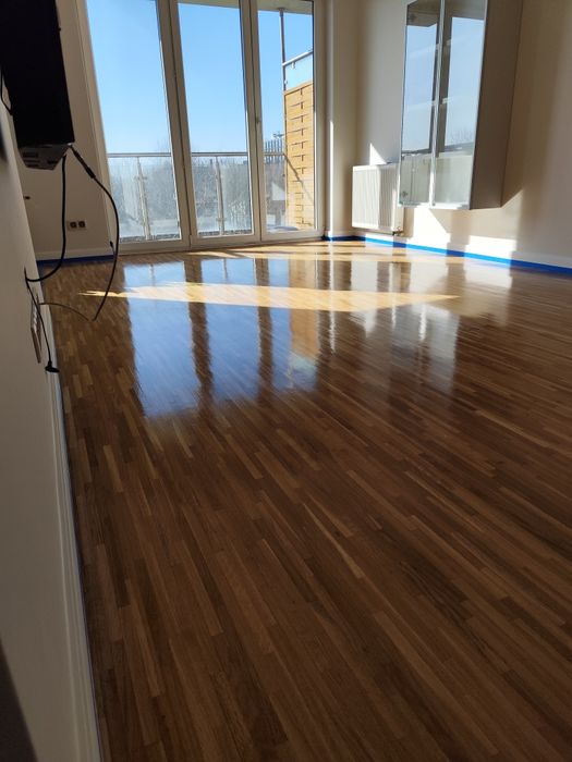 Cyklinowanie parkietu, renowacja schodów drewnianych