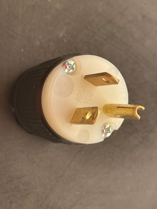 Вилка usa nema 6-20 20A