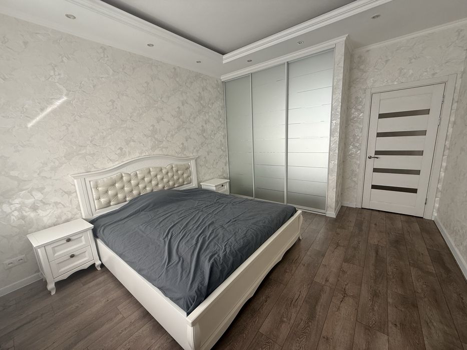 Ліжко з ортопедичним матрацом