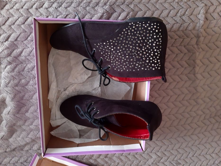 Buty damskie botki wiązane