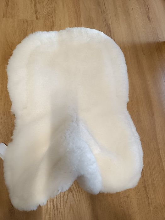 Podkładka pod siodło futro medyczne, owcze, HKM Mattes