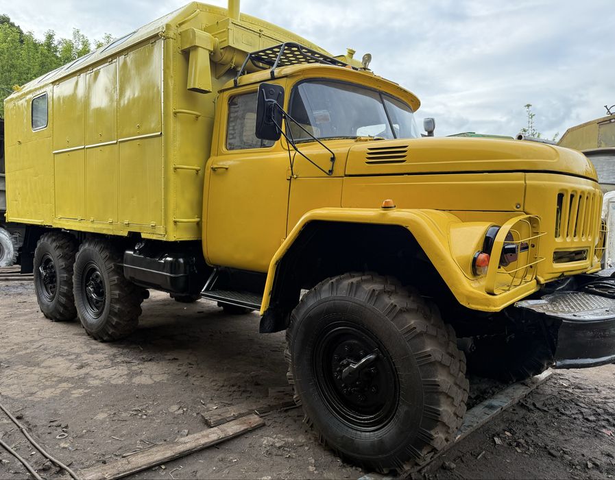 Зил-131 Кунг лебідка