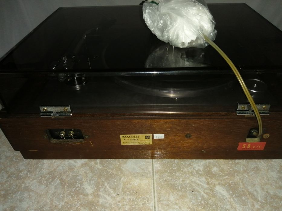 Gira discos vintage National SF 175