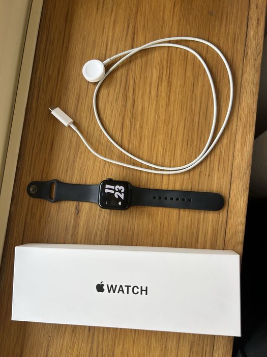 Apple Watch SE - 2.ª geração (GPS + Cellular) 40 mm