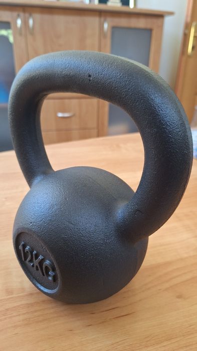 hantle 2 x 10 kg żeliwne, kettlebel 12 kg
