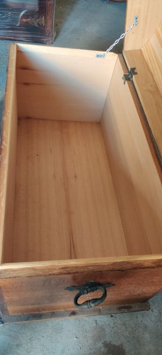 Baú em madeira antigo