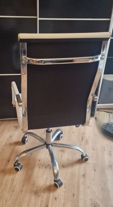 Cadeira de escritório branca