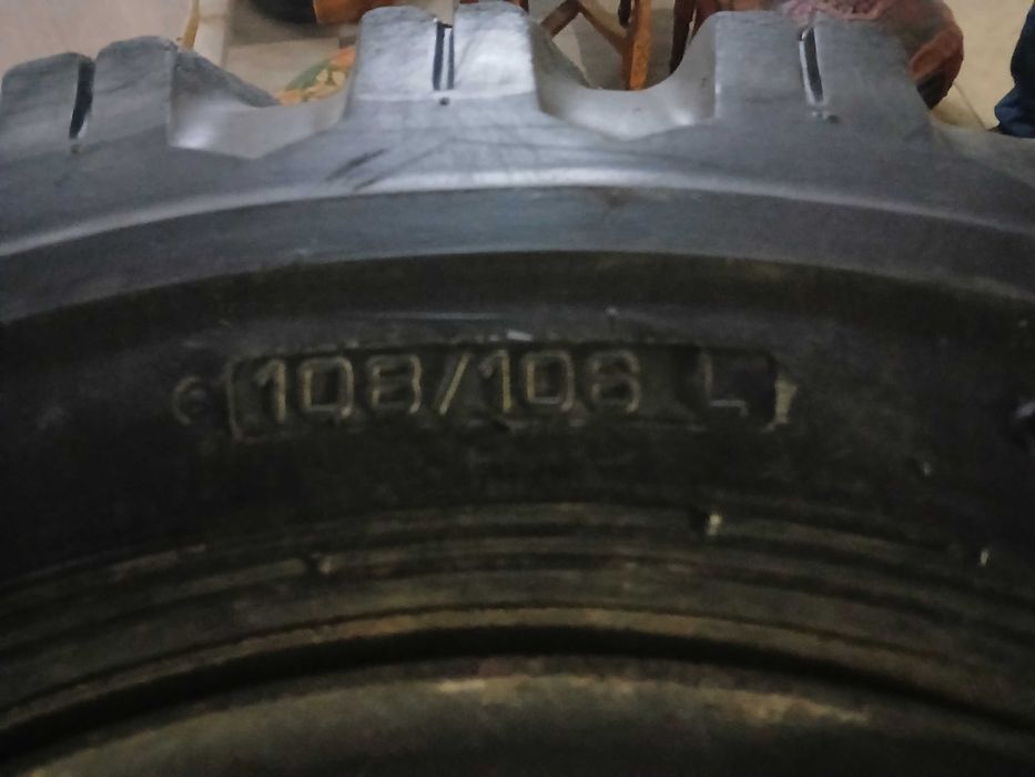 5 jantes Land Rover com pneus Firestone SAT 7.5 R16