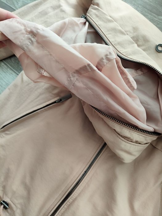 Куртка, вітровка жіноча