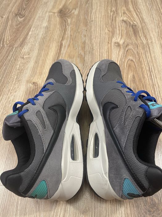 Nike Air Max  —-