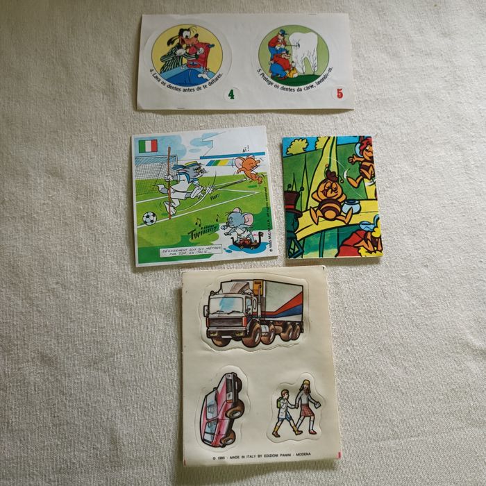 Cromos e autocolantes antigos ver fotos preço meramente ilustrativo
