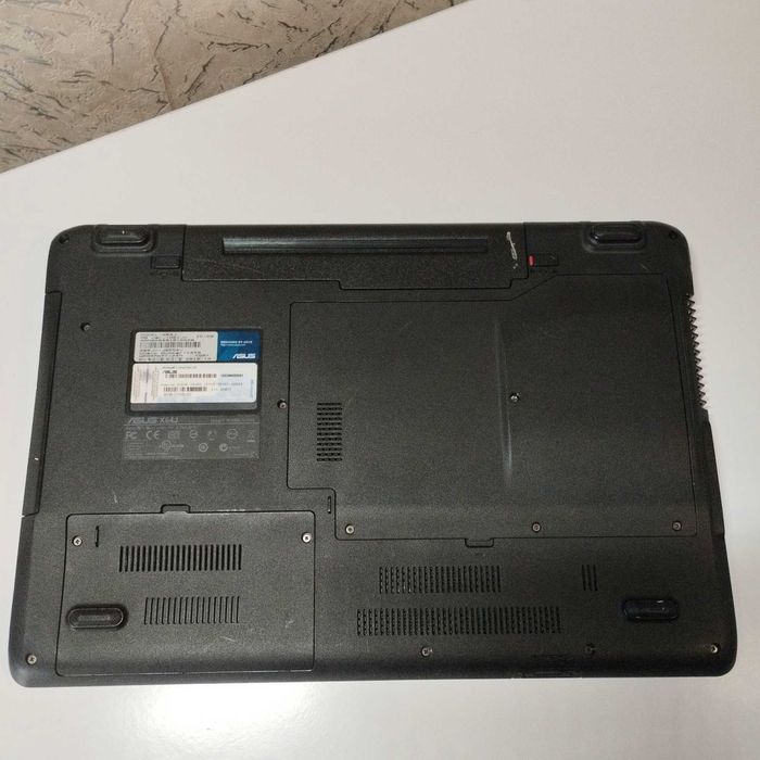 Красивый ноутбук Asus X64J / Core i5-460M / видео 1гб / 4/320 гб