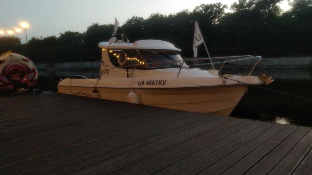 Продам катер Quicksilver Weekend 650