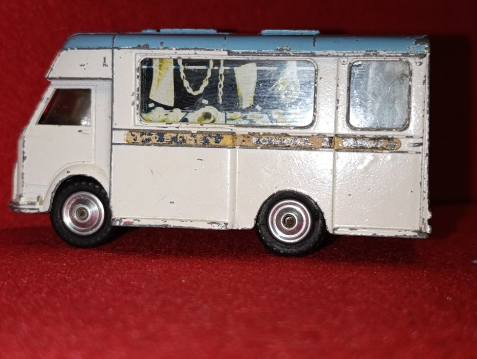 Miniatura Corgi Toys 413 Smith's Karrier Van