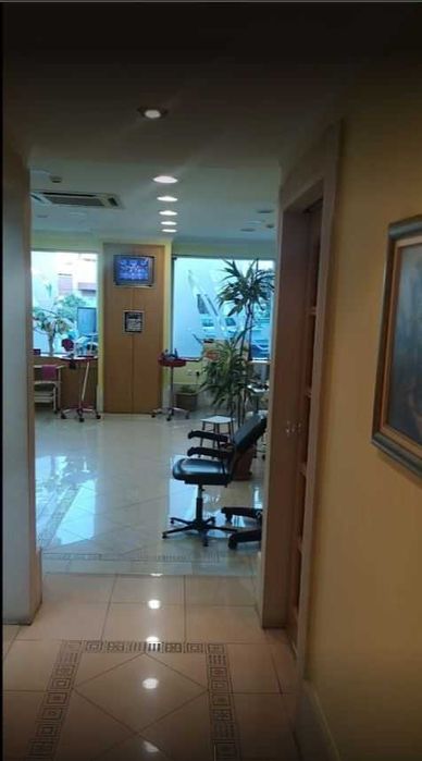 Procura-se Técnica em unhas de gel/gelinho para salão