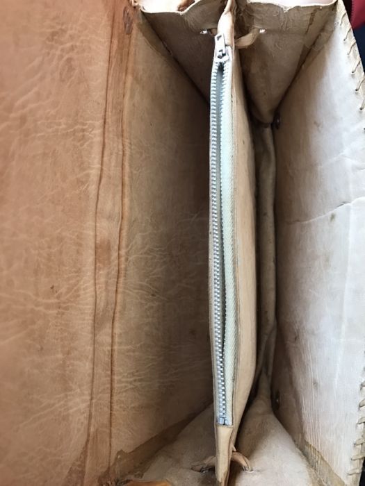 Сумочка из кожи крокодила