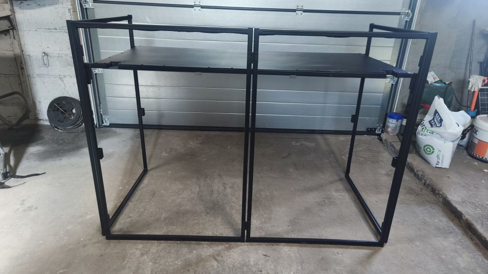 Mobilny stół dla Dj-a