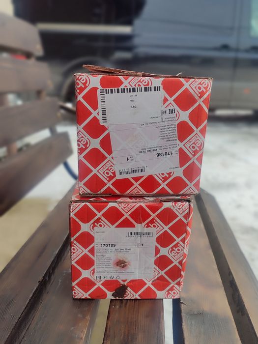 Продам подушки двигуна на Мерседес кат./номОЕ2052407800 фір FEBI BILST