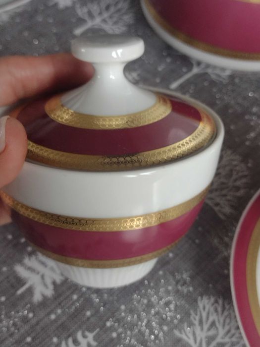 Sygnowany- porcelanowy zestaw do kawy- herbaty na 10 osób