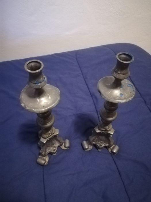 Castiçal Antigo em Estanho