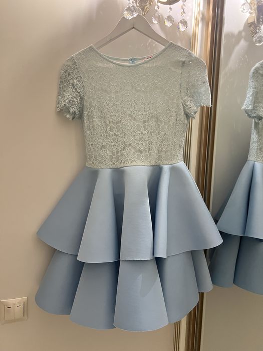 Коротка випускна сукня