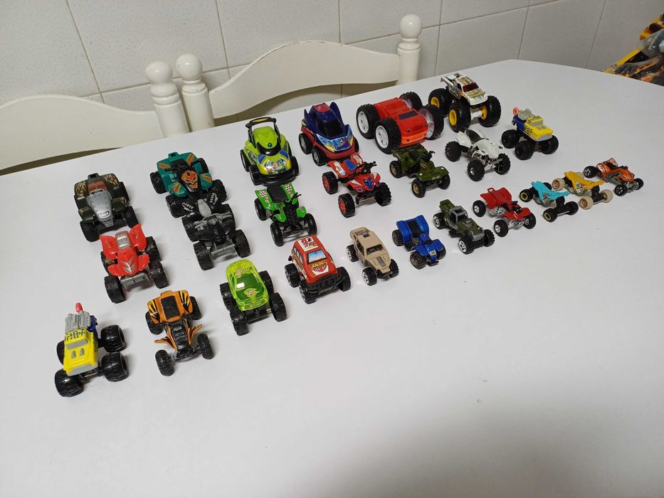 Carros 4x4 24 unidades