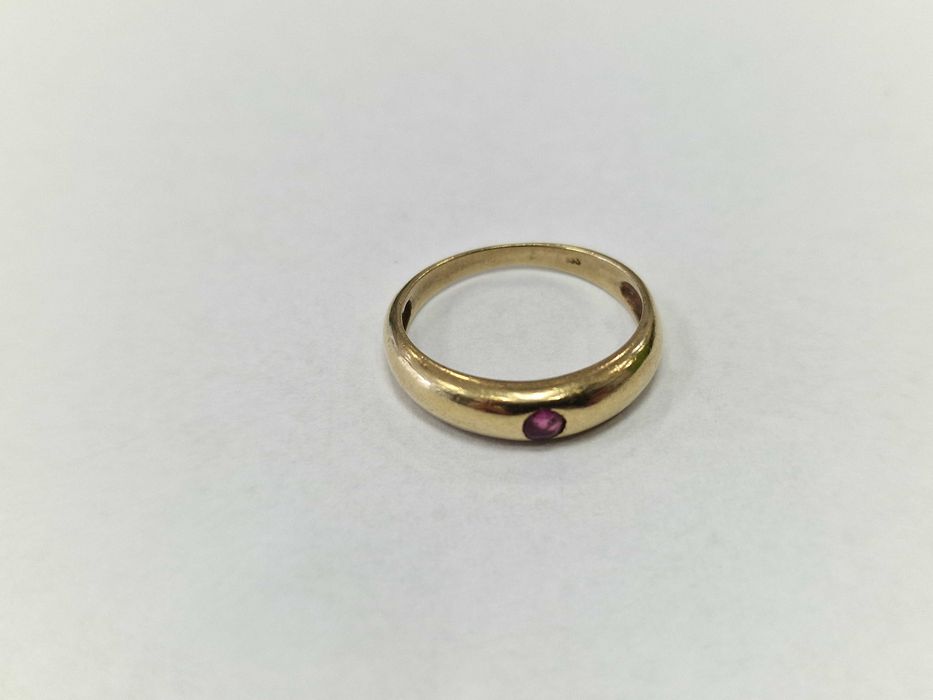 Złoty pierścionek/ 333/ 1.98 gram/ R12/ Niemcy/ XX wiek/ Rubin