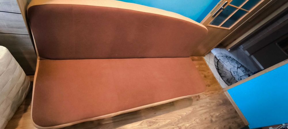 sprzedam wersalkę w dobrym stanie