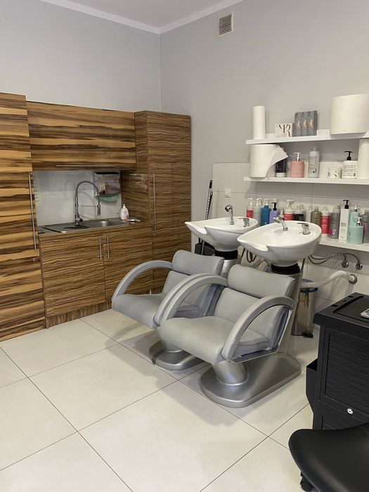 Wynajme stanowisko fryzjerskie