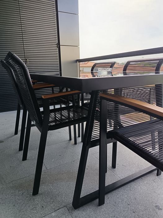 Mesa de varanda com 6 cadeiras
