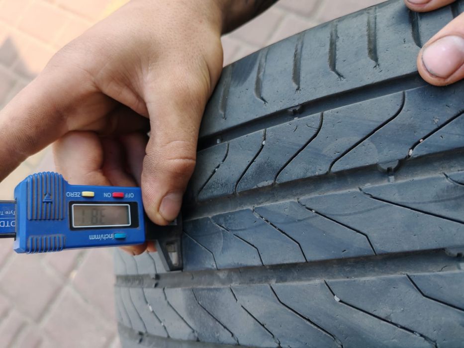 Continental UltraContact 215/55 R17