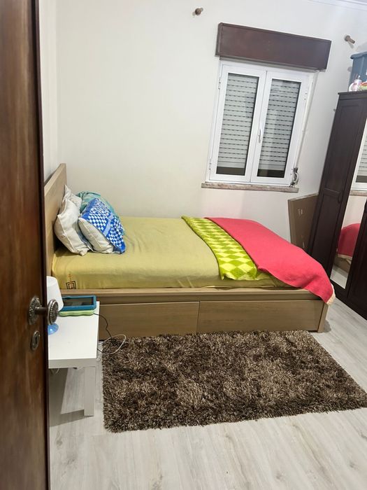 Alugo quarto  para solteiro ou casado