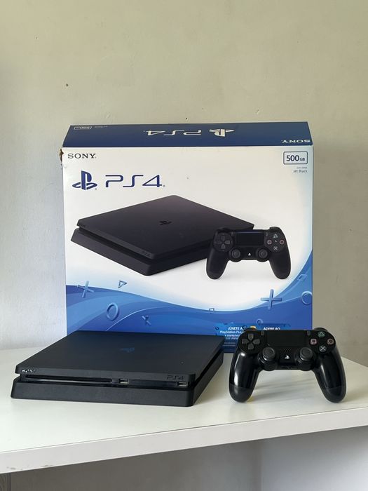 PlayStation 4 500GB .