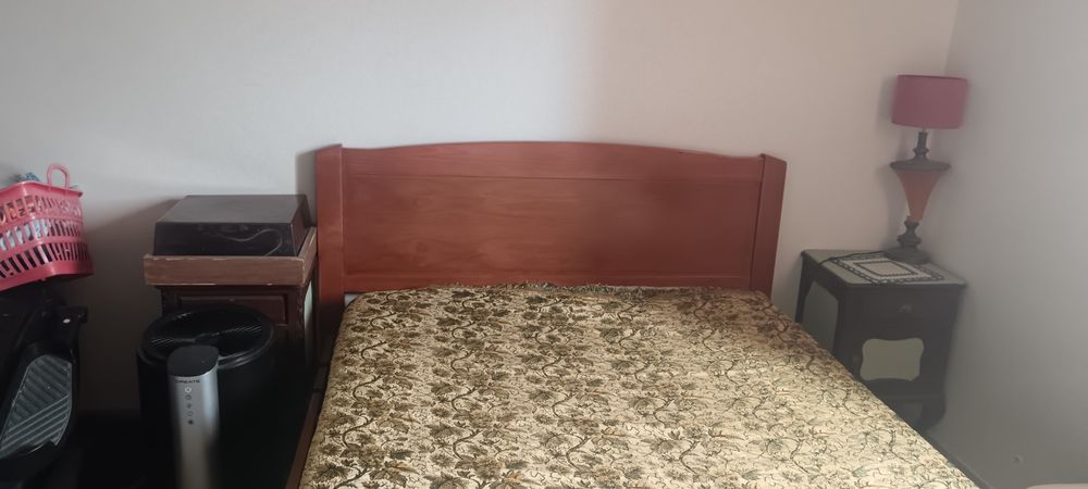 Cama casal madeira maciça com estrado mindol