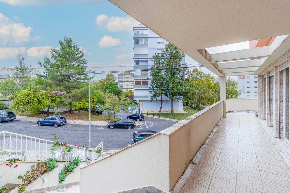 Moradia T5 Junto ao Parque das Nações   *** Oportunidade***