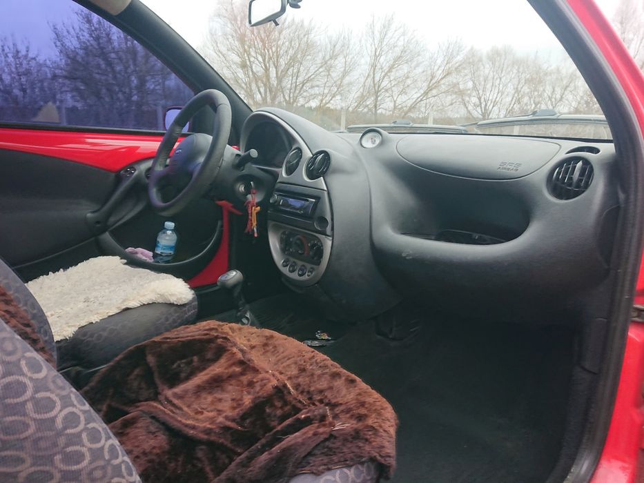 Атомобіль Ford...