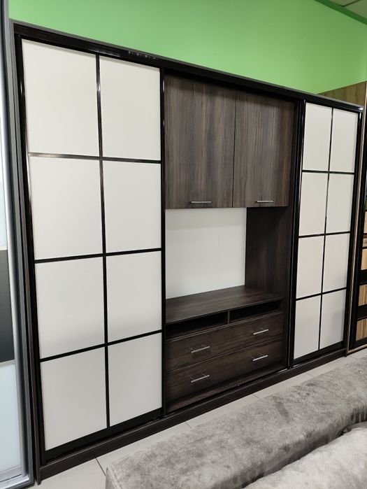 Шафи-купе з нішею під тв, шафи-купе у вітальню, шафи Вінниця