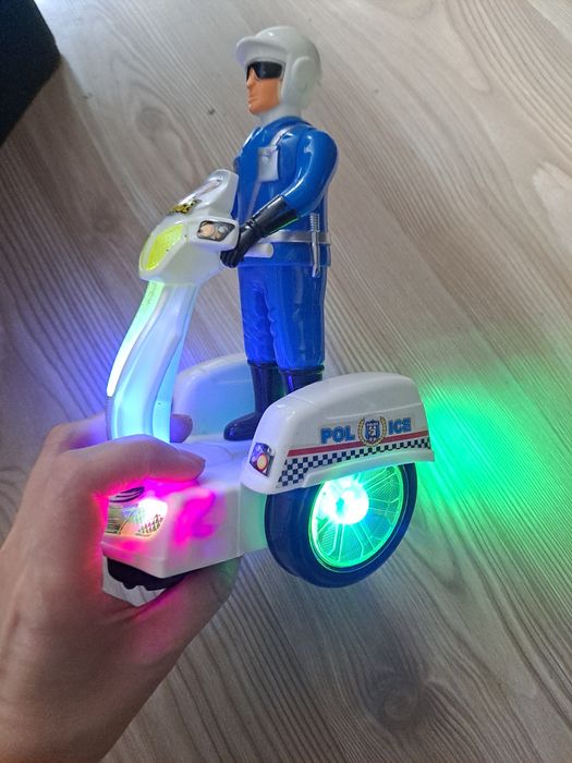 Zabawka grajaca i jezdzaca