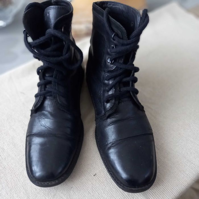 Męskie trzewiki LEVIS w rozmiarze 43.