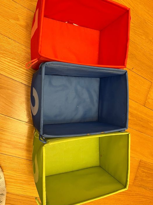 Caixas brinquedos 123