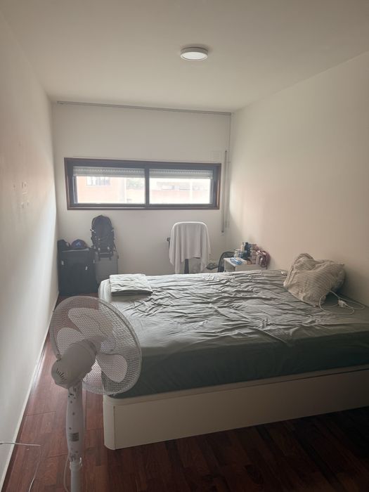 Arrenda-se quarto 450 tudo incluído