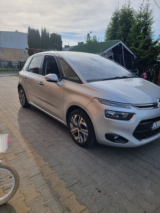 Sprzedam Citroen C4 ll lub zamienię na Peugeota 508 SW z dopłatą z mojej strony.