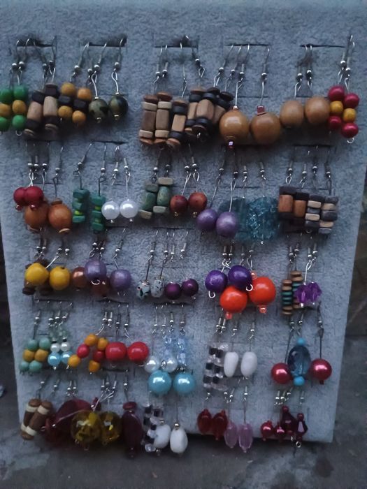 Kolczyki, stojak na kolczyki