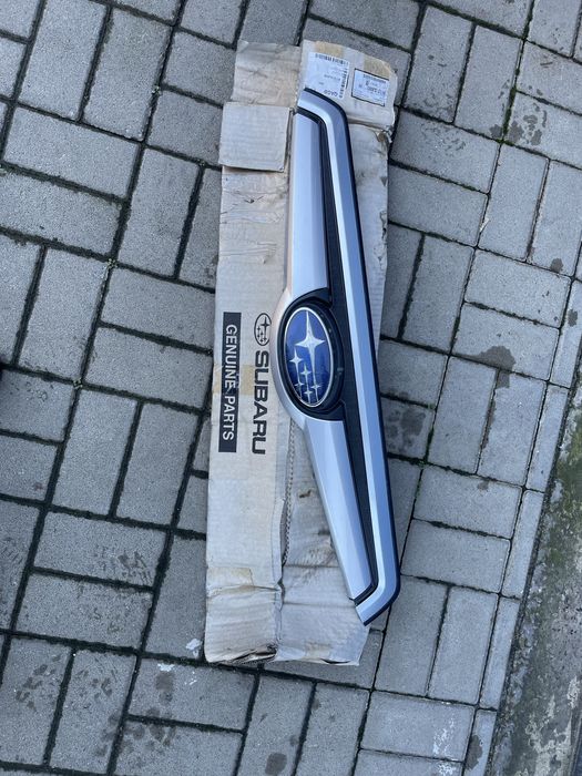 Верхня частина решітки радіатора Subaru