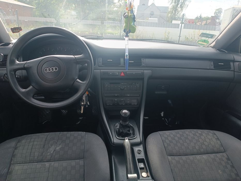 Audi A6 C5 2.4 1997 r.