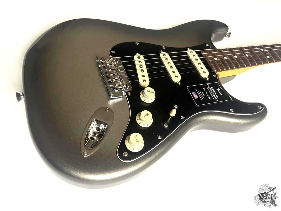 Fender® American Professional II Stratocaster® '2021 Mercury