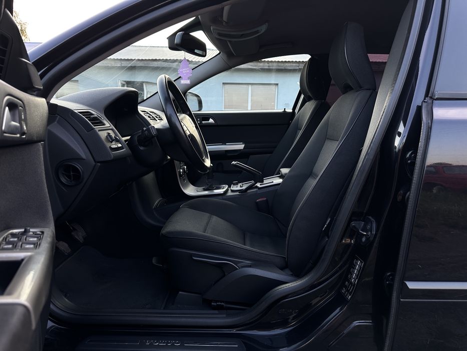 Volvo V50 2009рік 1.6дизель не фарбована
