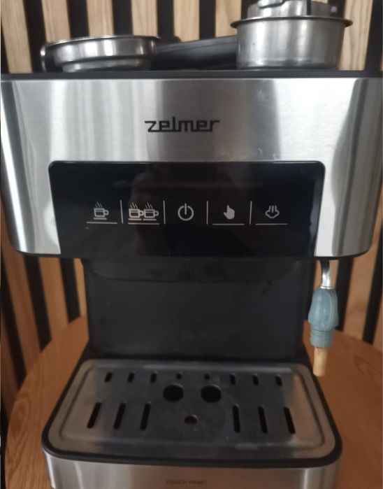 Ekspres ciśnieniowy-kolbowy zelmer ZCM7255  20bar