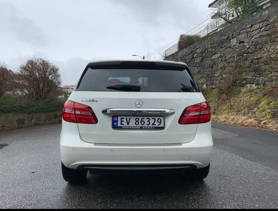 Mercedes B250-e 2016 року з Європи