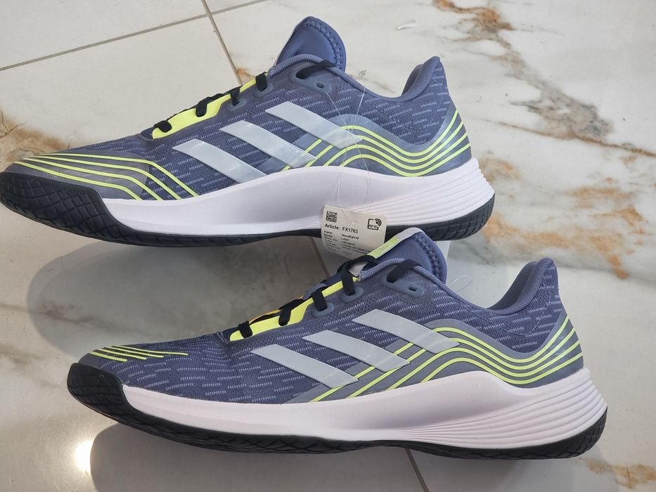Оригінал 100% кросівки Adidas Novaflight EUR 42.5